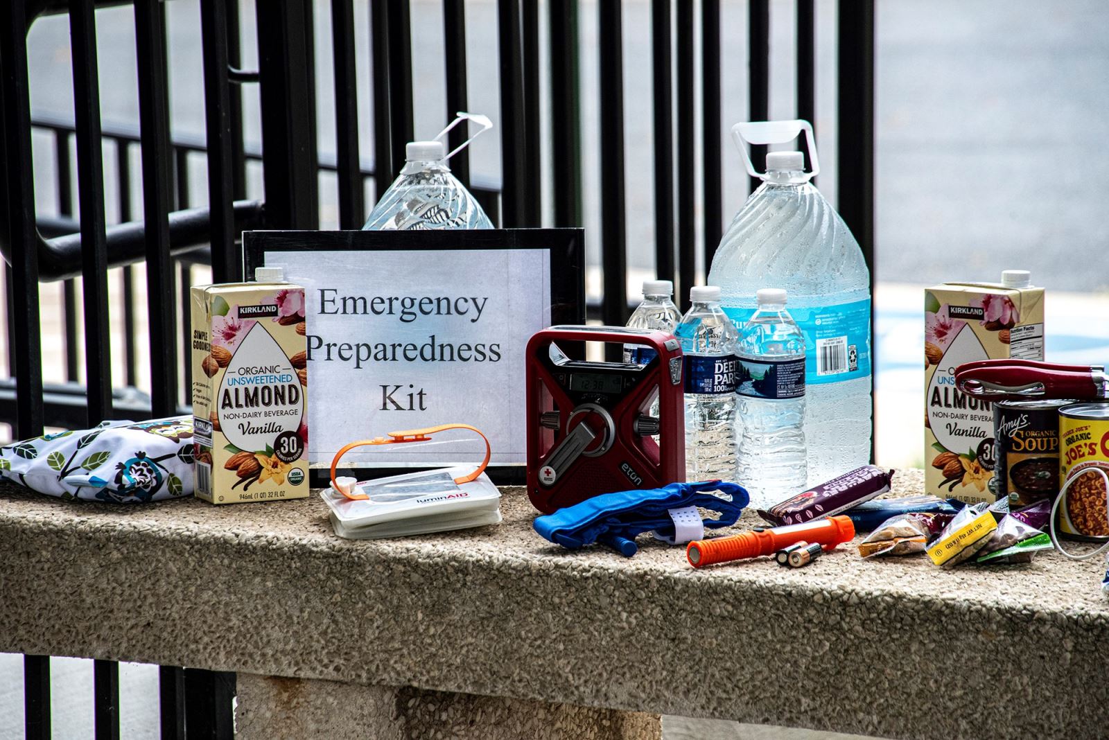 Video How to stay safe and prepare an emergency supply kit - ABC News